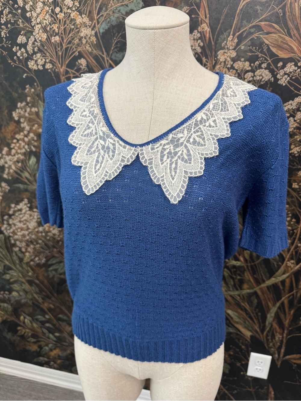 Blue Short-Sleeve Sweater with Lace Collar